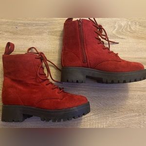 Rouge Red velvet boots